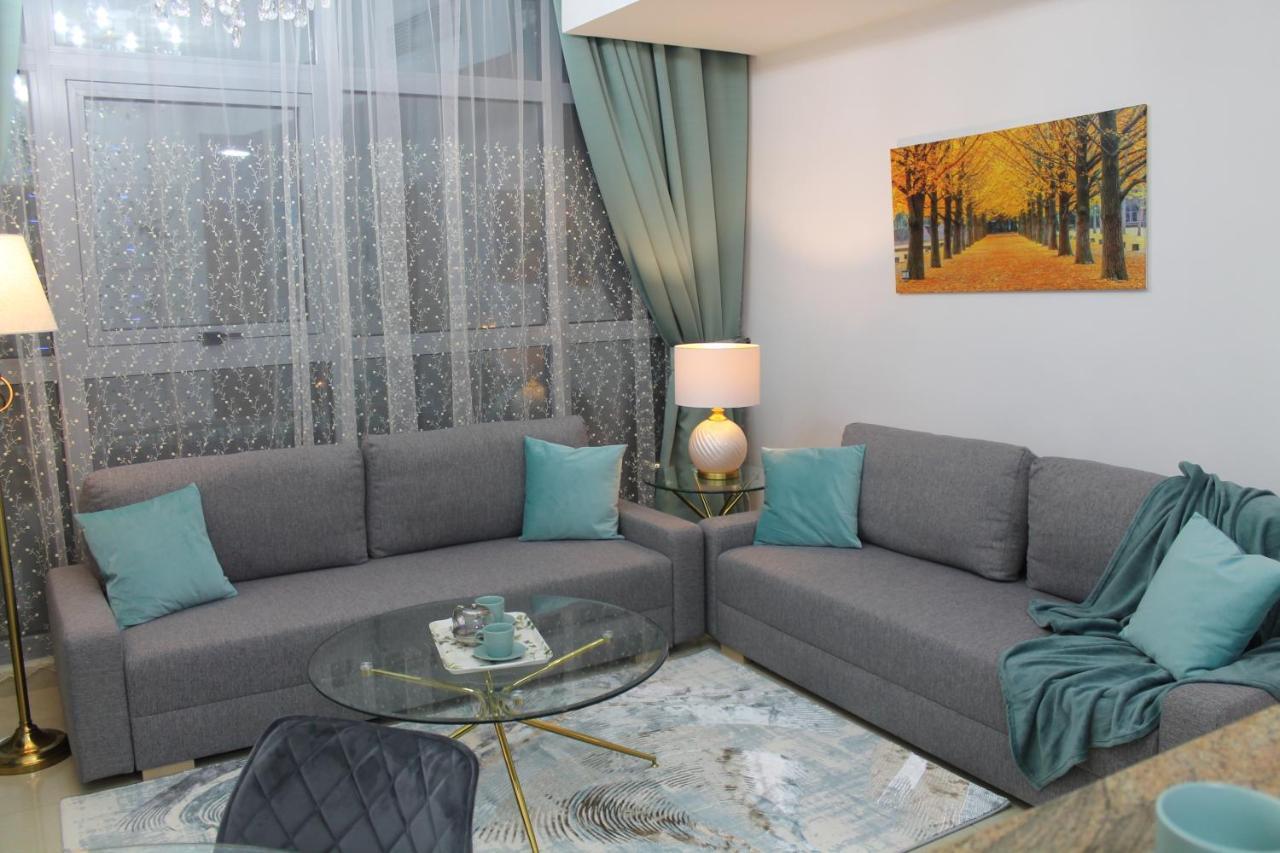 Newly Furnished One Bedroom Apartment Next To Metro & Beach In Marina Residence Dubai Esterno foto