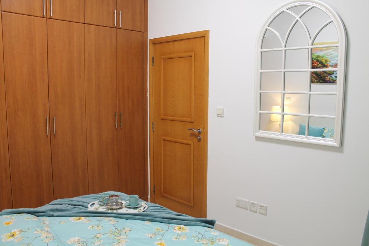 Newly Furnished One Bedroom Apartment Next To Metro & Beach In Marina Residence Dubai Esterno foto