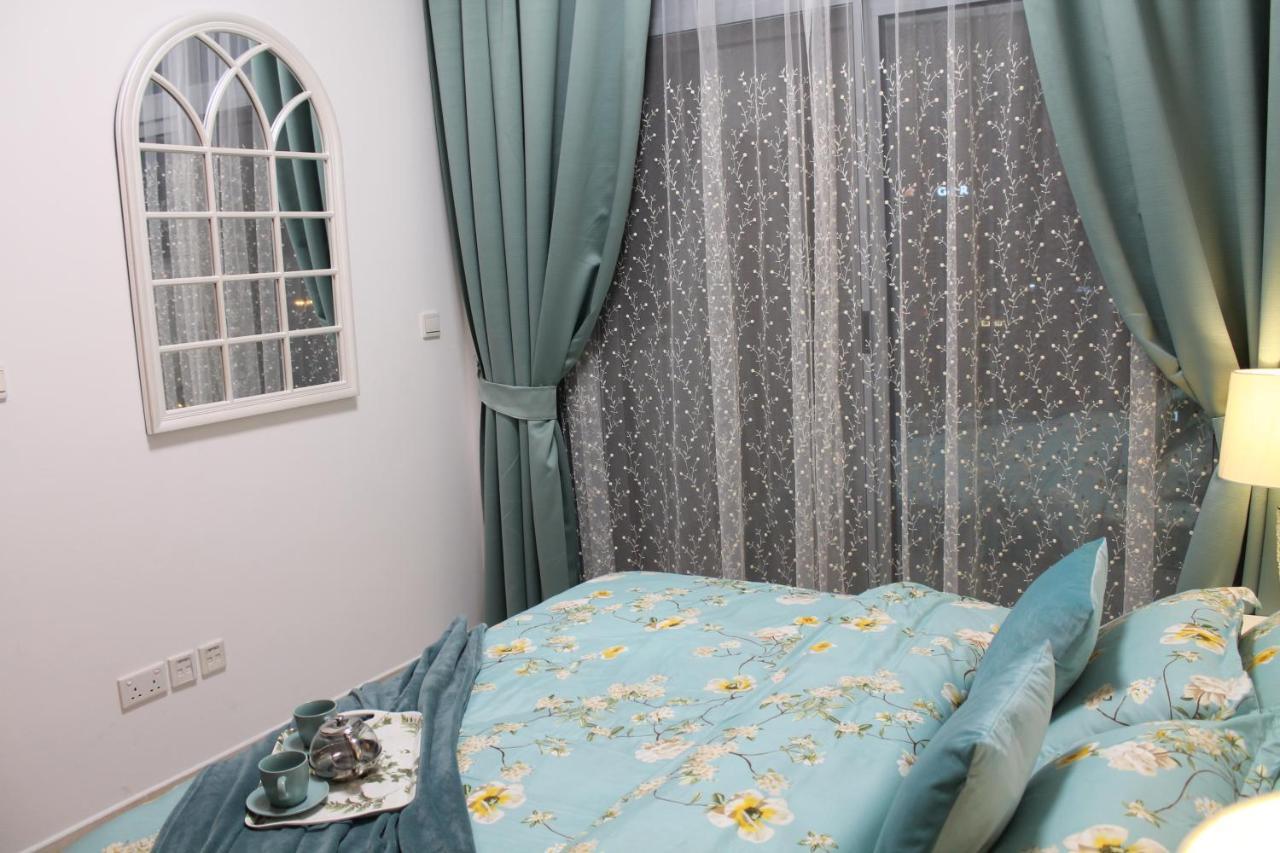 Newly Furnished One Bedroom Apartment Next To Metro & Beach In Marina Residence Dubai Esterno foto