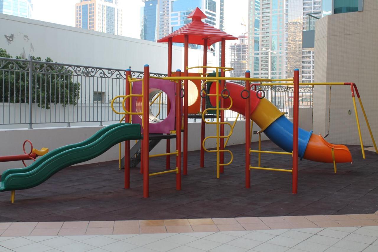 Newly Furnished One Bedroom Apartment Next To Metro & Beach In Marina Residence Dubai Esterno foto