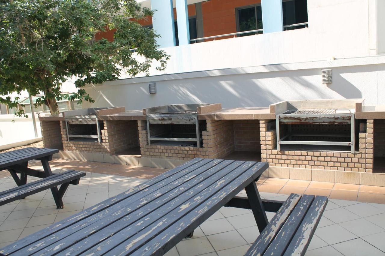 Newly Furnished One Bedroom Apartment Next To Metro & Beach In Marina Residence Dubai Esterno foto