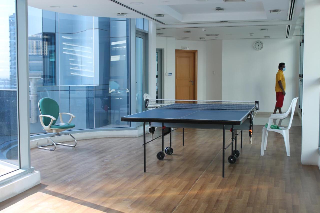 Newly Furnished One Bedroom Apartment Next To Metro & Beach In Marina Residence Dubai Esterno foto