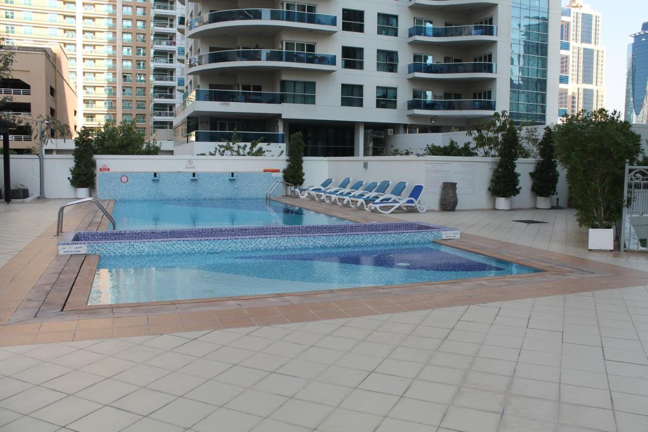 Newly Furnished One Bedroom Apartment Next To Metro & Beach In Marina Residence Dubai Esterno foto