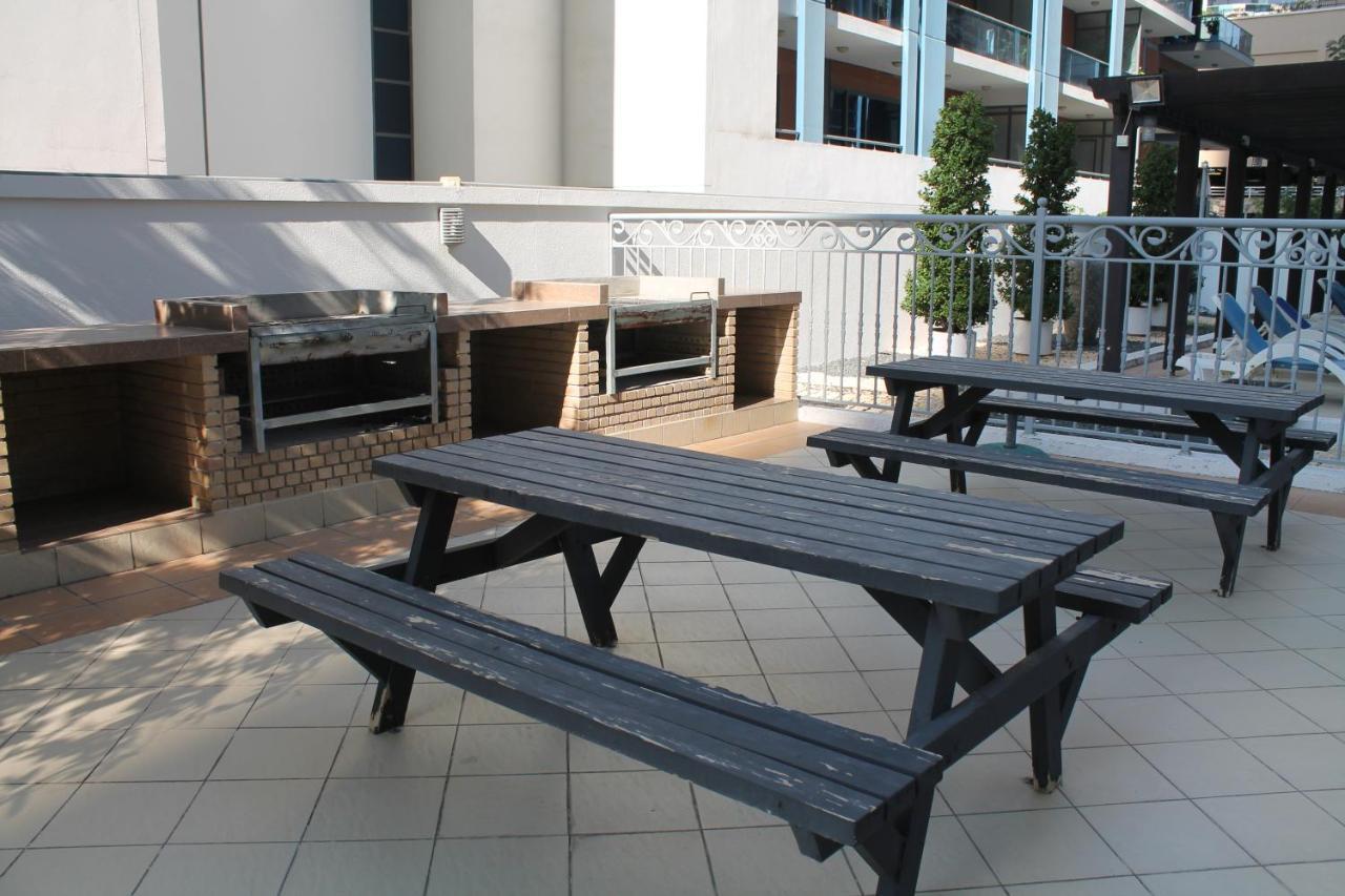Newly Furnished One Bedroom Apartment Next To Metro & Beach In Marina Residence Dubai Esterno foto