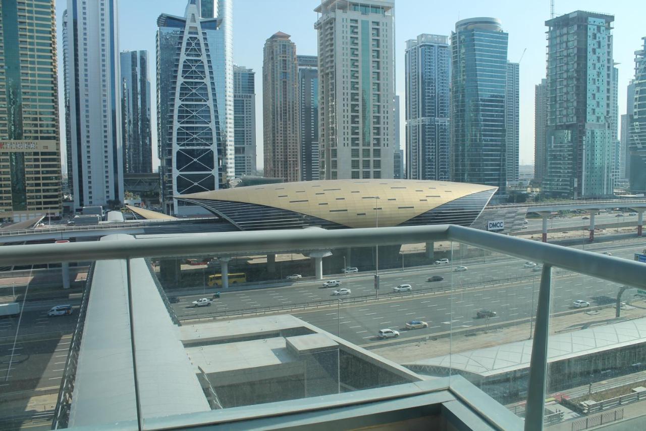 Newly Furnished One Bedroom Apartment Next To Metro & Beach In Marina Residence Dubai Esterno foto