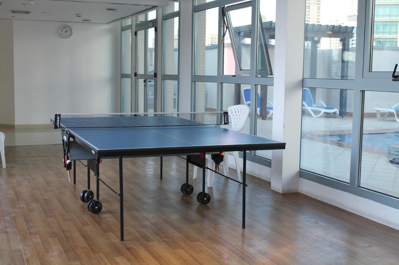 Newly Furnished One Bedroom Apartment Next To Metro & Beach In Marina Residence Dubai Esterno foto