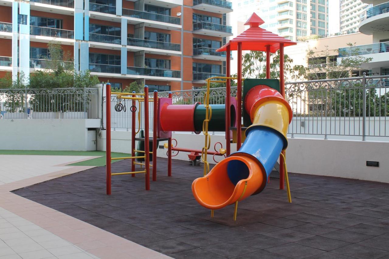 Newly Furnished One Bedroom Apartment Next To Metro & Beach In Marina Residence Dubai Esterno foto