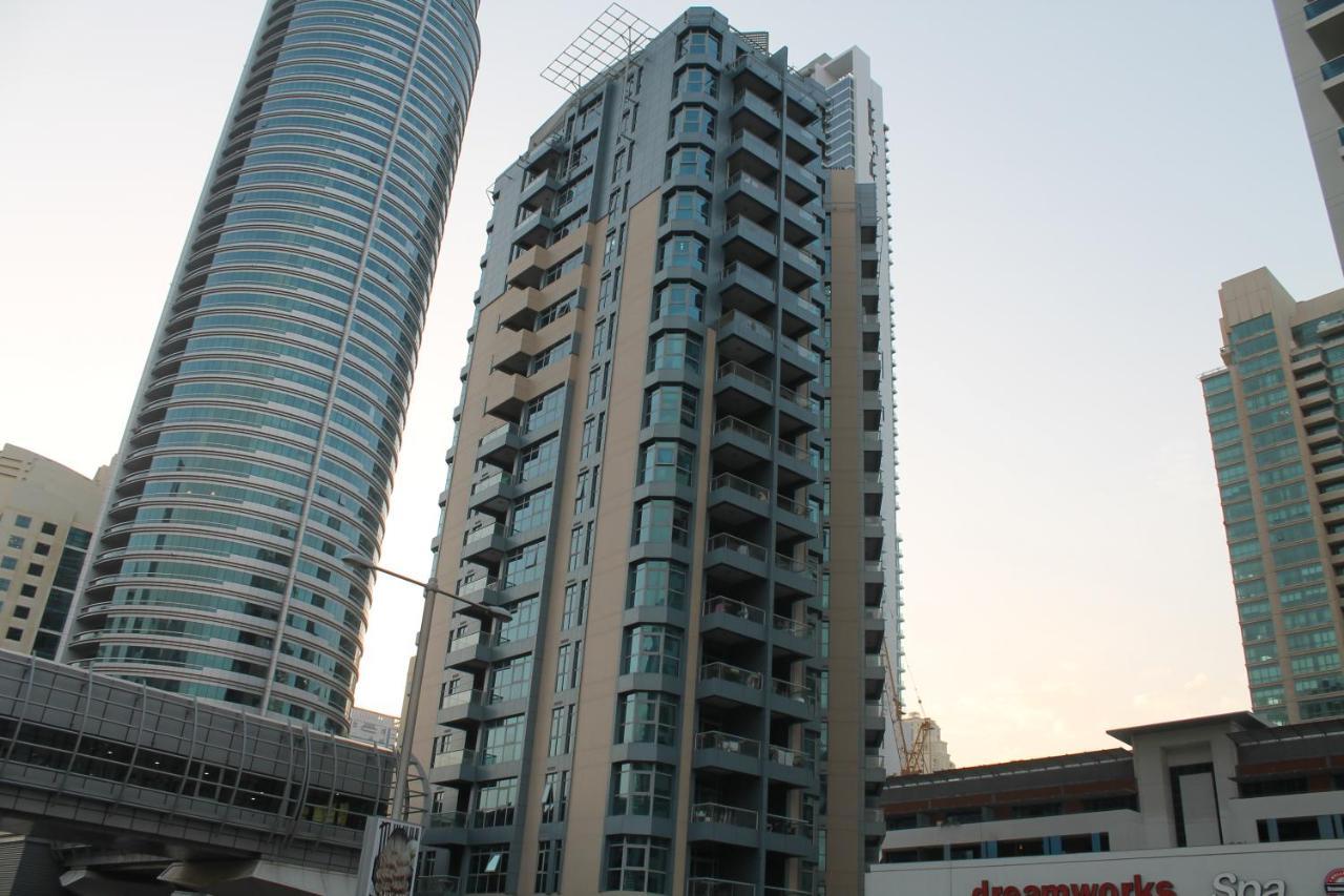 Newly Furnished One Bedroom Apartment Next To Metro & Beach In Marina Residence Dubai Esterno foto