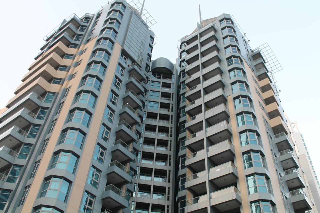 Newly Furnished One Bedroom Apartment Next To Metro & Beach In Marina Residence Dubai Esterno foto