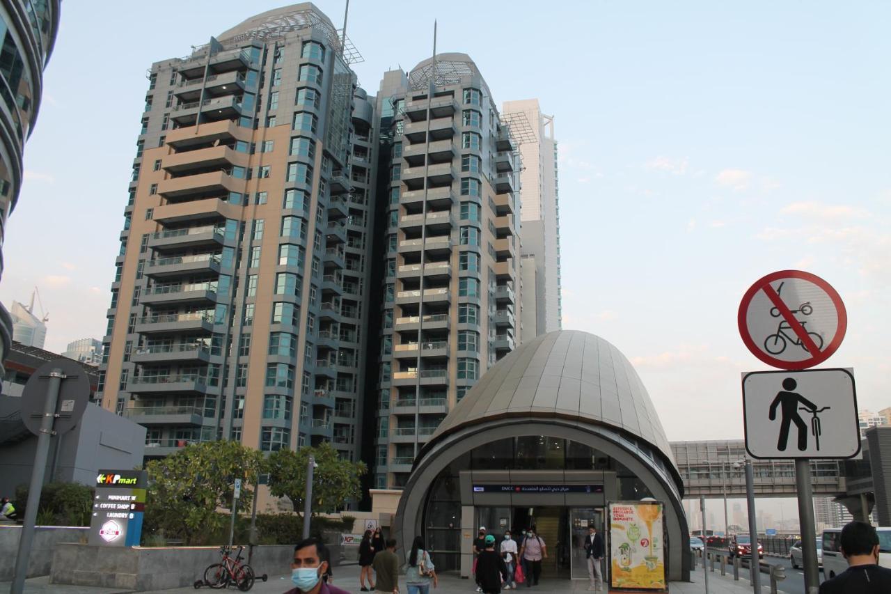 Newly Furnished One Bedroom Apartment Next To Metro & Beach In Marina Residence Dubai Esterno foto