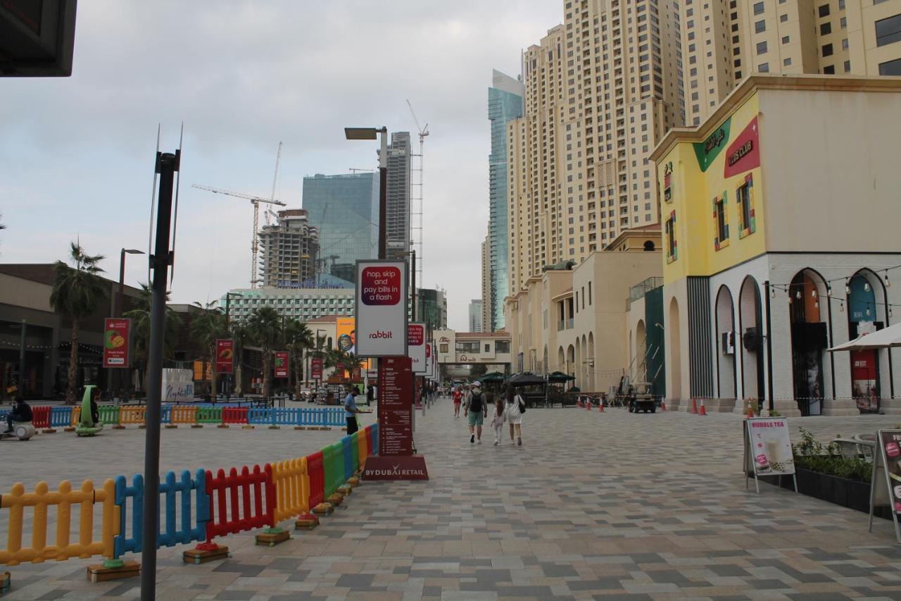 Newly Furnished One Bedroom Apartment Next To Metro & Beach In Marina Residence Dubai Esterno foto
